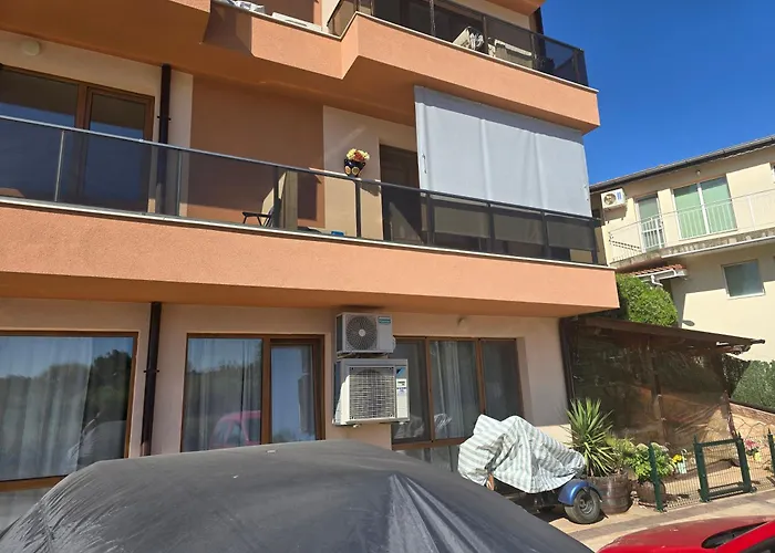 морската къща-нестинарка Appartamento Tsarevo